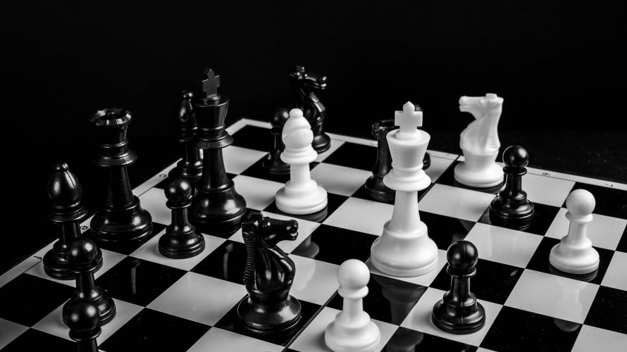 Coinbase and Chess.com Organize Chess Tournament 